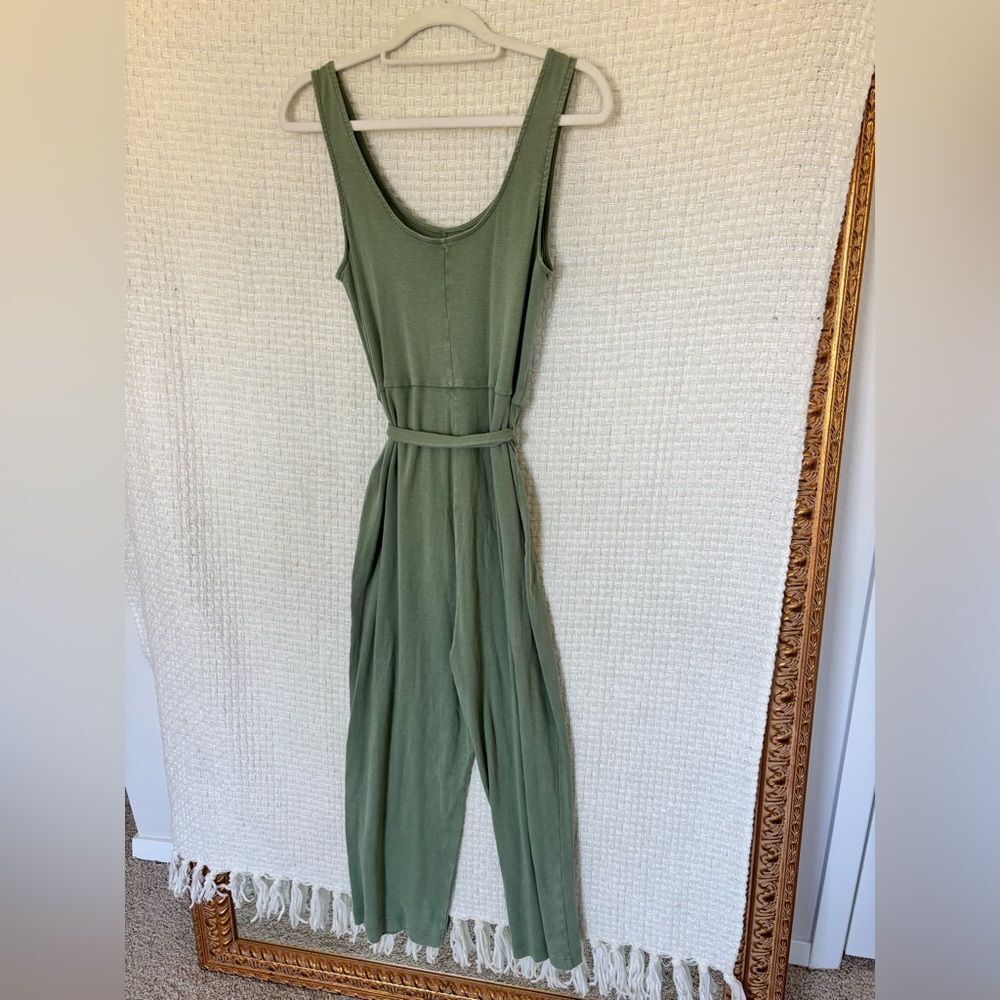AE Jumpsuit ✨ - Picture 5 of 6